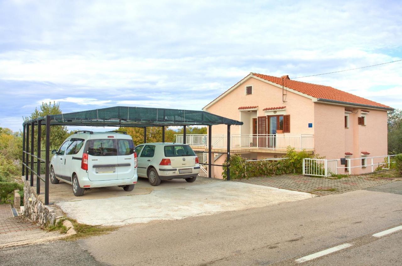 Rasopasno Apartment With Terrace And Private Parking Zewnętrze zdjęcie