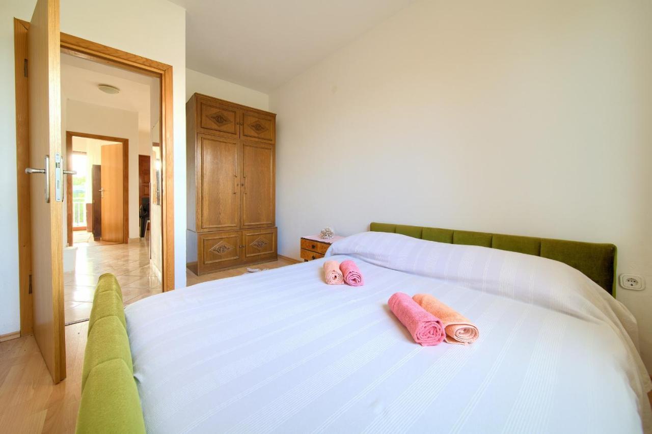 Rasopasno Apartment With Terrace And Private Parking Zewnętrze zdjęcie