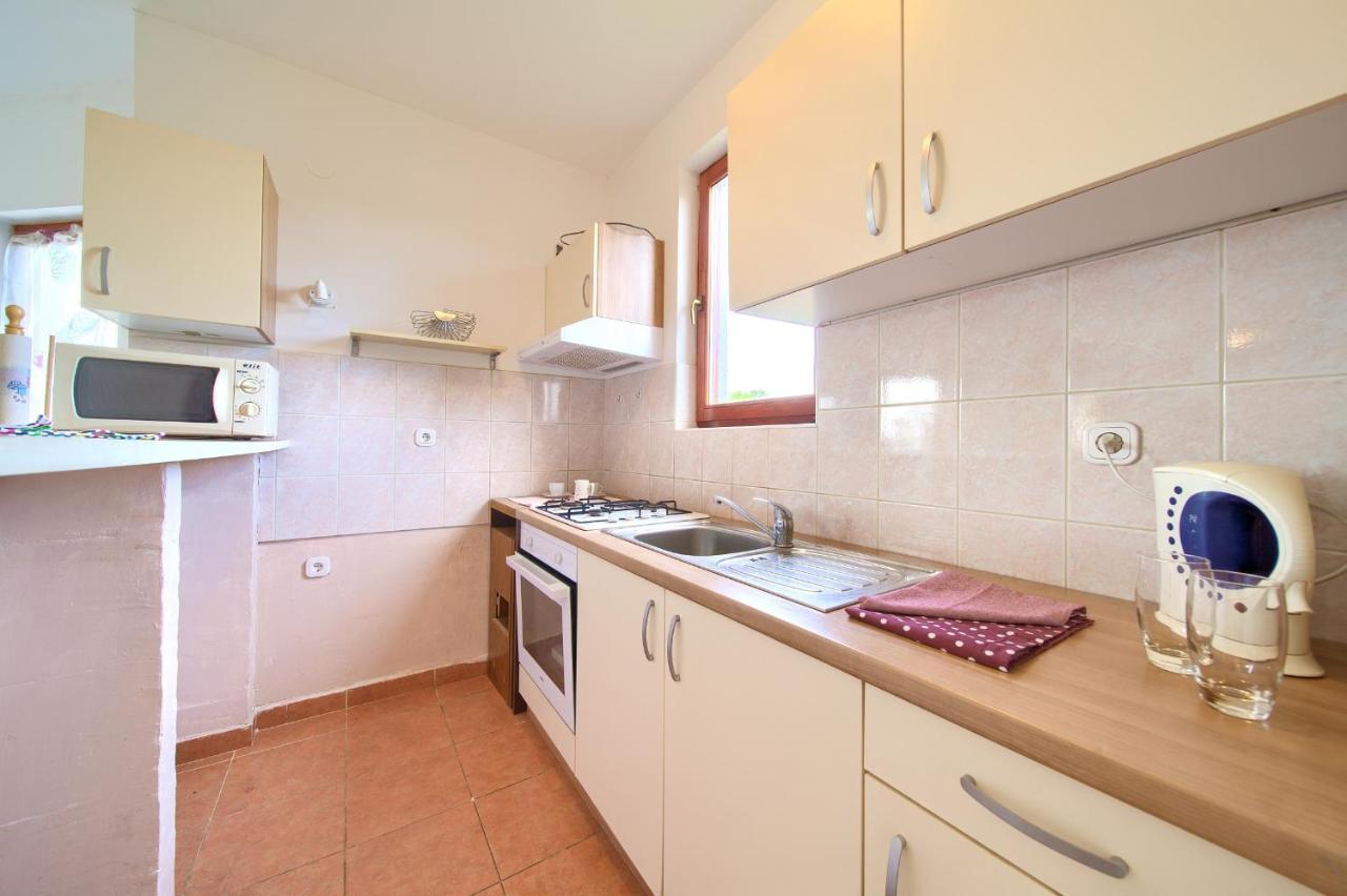 Rasopasno Apartment With Terrace And Private Parking Zewnętrze zdjęcie